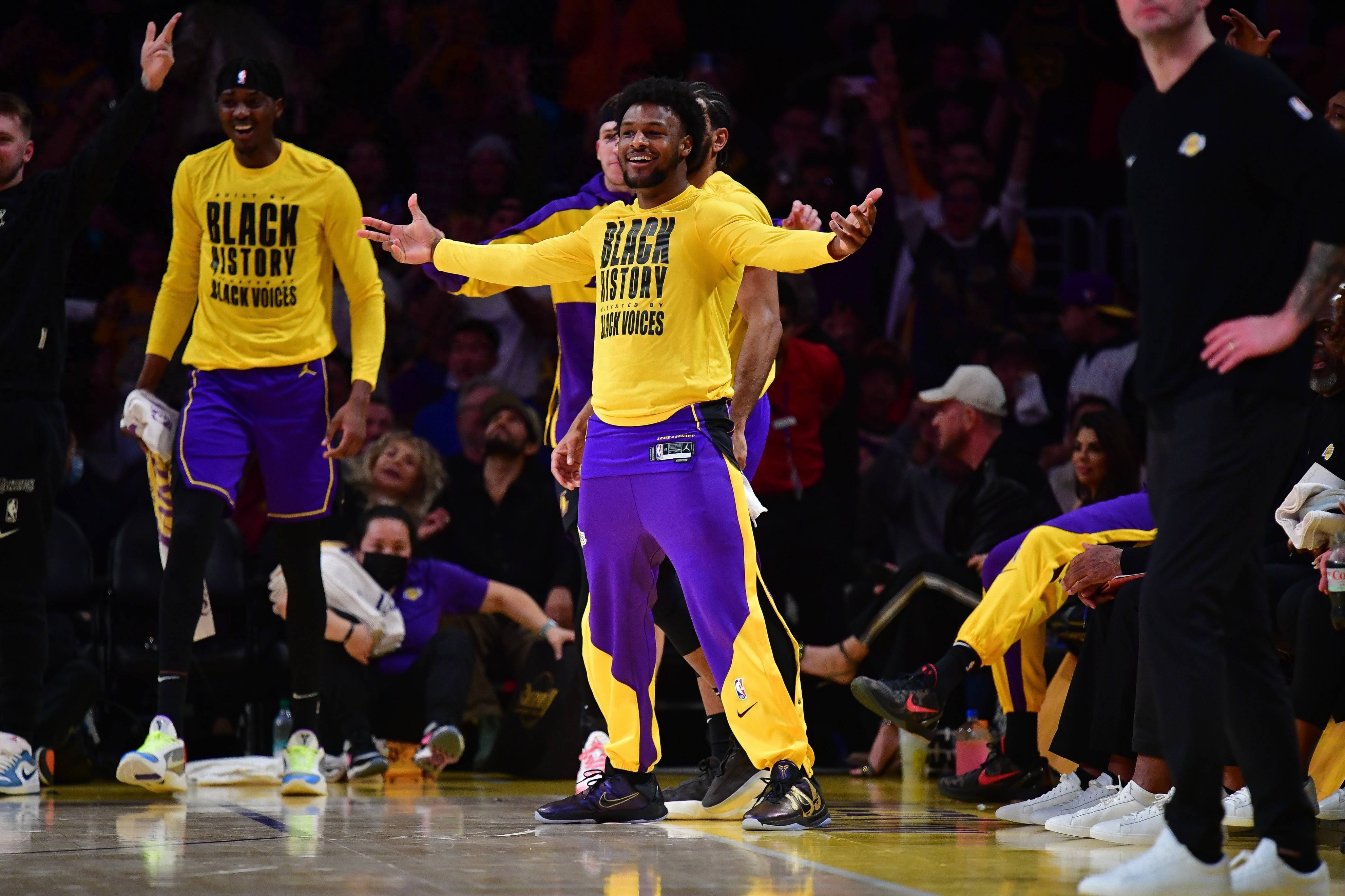 爱游戏智能平台-湖人队惨败后更衣室爆发冲突，主帅回应，我的具有欢迎自己.的简单介绍